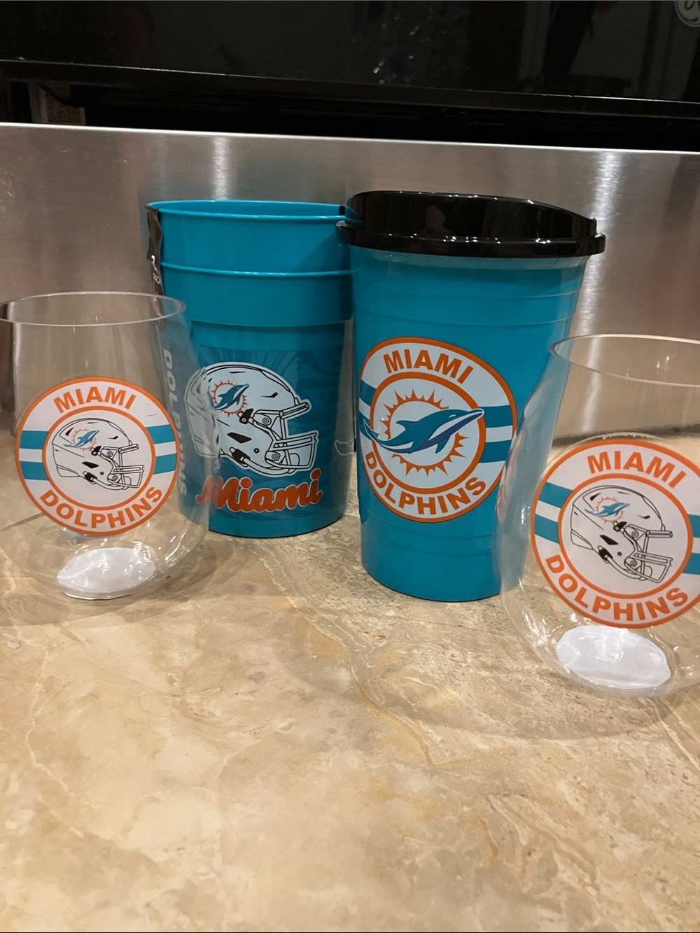 Miami Dolphins Drink-ware Set